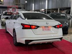 نيسان ألتيما